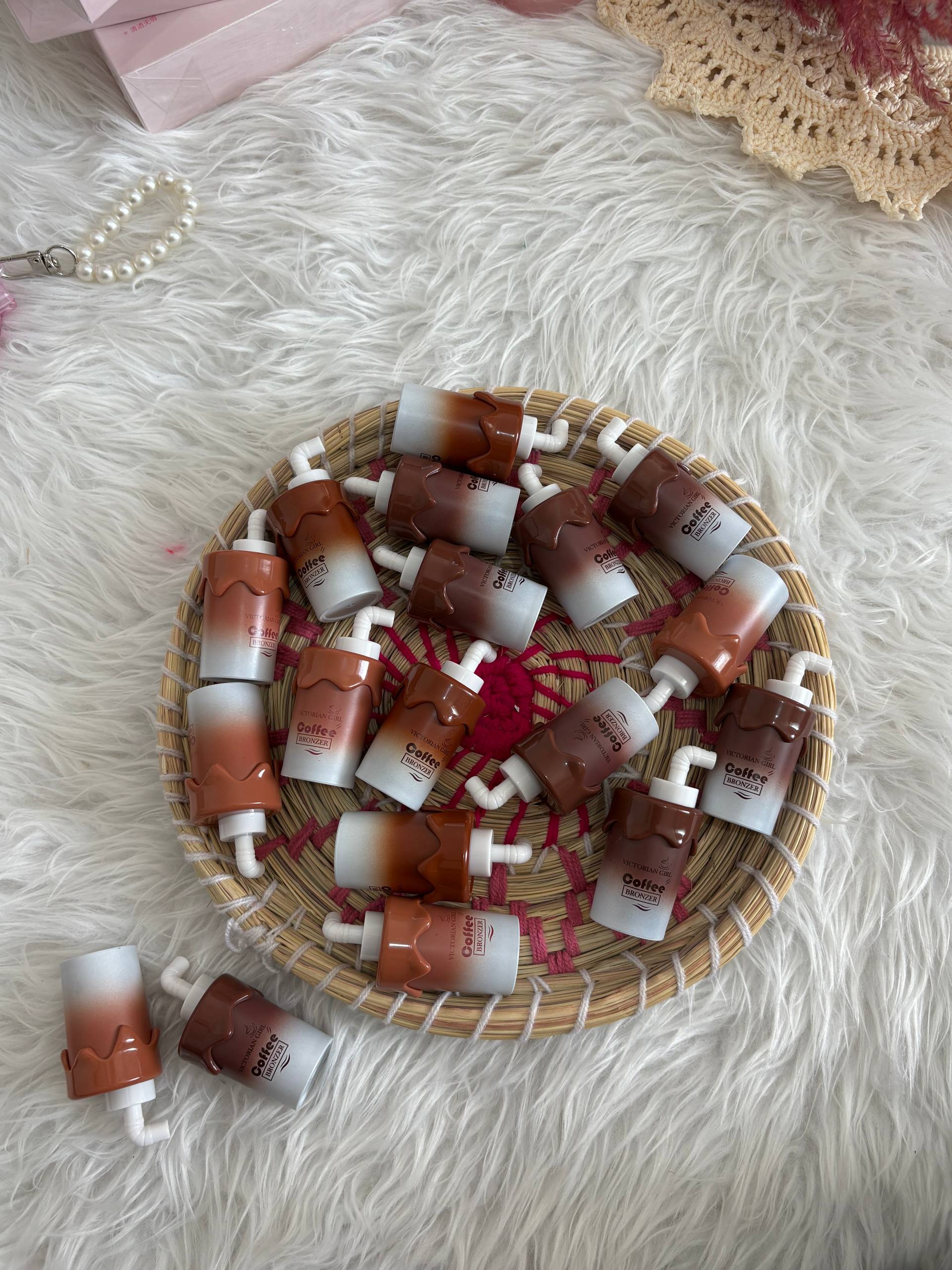 رانزر مایع طرح قهوه ویکتورین گرلز (Victorian Girls Coffee Bronzer)