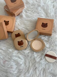 پودر فیکس فشرده خرسی NOVO مدل Luminous Feather